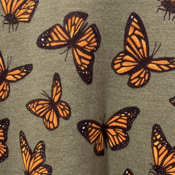 LuLaRoe Irma size M - Picture 2 of 7